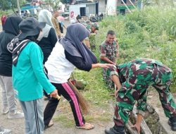 Personil Koramil Babinsa 1405/02 Soreang Gelar Karya Bhakti Bersihkan Saluran Air