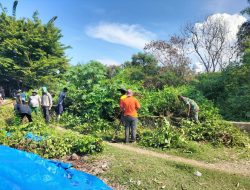 Babinsa Koramil 08/Kb. Tanjong Bersama Warga Gelar “Jumat Bersih” di Desa Geulumpang