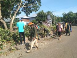 Cegah Banjir, Koramil-03/Mattiro Bulu Kodim 1404/Pinrang Bersama Warga Kerja Bakti Bersihkan Saluran Air