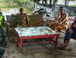Babinsa Meureudu Perkuat Silaturahmi dengan Warga Binaan Melalui Komunikasi Sosial