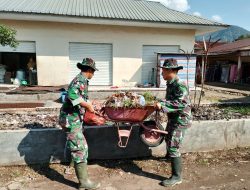 Tingkatkan Kebersihan Lingkungan, Personel Koramil 02/Sinjai Barat Kodim 1424/Sinjai Gelar Karya bakti Pembersihan Pasar