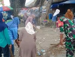 Personel Koramil 05/Ulaweng Sambut HUT TNI Ke 79 Gelar Karbak Pembersihan Pasar Rakyat