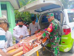 Peduli,Babinsa Koramil 0907/02 Tarteng Bantu Evakuasi Warga Binaan Yang sakit