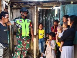 Pastikan Wilayah Aman, Babinsa Koramil 1801/Manokwari Rutin Patroli Dan Komsos Di Kampung Binaan