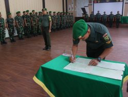 Komandan Kodim 0416/Bute PimpinLa Lasung Tradisi Korp Raport Masuk dan Pindah Satuan