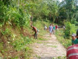 Babinsa Koramil 05/Sinjai Selatan Kodim 1424/Sinjai Gelar Karya Bakti Pembersihan Saluran Air
