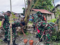 Karya bakti Babinsa Satgaster Bantu Warga Bangun Pagar Gereja GKI Ebenezer Yukase