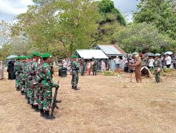 Babinsa 1422-05/Tb (Serda Fardiansa) Hadiri Pemakaman H. Abu Kumang, Veteran Pejuang Kemerdekaan RI
