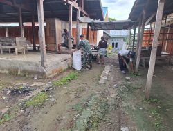 Ciptakan Lingkungan Sehat, Personel Koramil 04/Sinjai Timur Gelar Karya Bakti Pembersihan Pasar