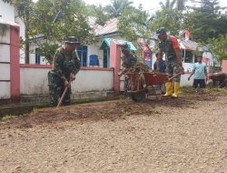 Babinsa Koramil 18/Kajuara Ikut Bergotong Royong Bersihkan Saluran Air  Di Desa Ancu