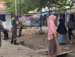Sambut HUT TNI Ke 79, Babinsa Awangpone Gelar Karbak Pembersihan Pasar