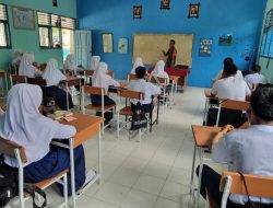 Berikan Wasbang Dan Materi PBB, Anggota Koramil 13/Sibulue Sambangi Siswa SMPN 4 Desa Pakkasalo