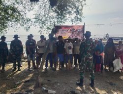Pembersihan Pantai Manium Oleh Personel Koramil 17/Salomekko Bersama Pemdes Dan Masyarakat Sambut HUT TNI Ke 79