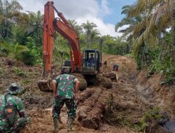 Hari Ke-Tujuh TMMD Ke-122 Kodim 0115/ Simeulue Terobos Jalan 400 Meter