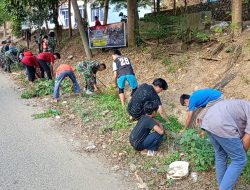 Anggota Koramil Baraka Timbulkan Semangat Gotong Royong Di Pondok Pesantren Umar Abdul Azis