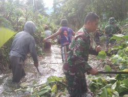 Menyatu Dengan Lingkungan Bebas Banjir, Kodim 1412/Kolaka Edukasi Warga Bersihkan Saluran Air
