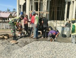 Babinsa Kembang Tanjong Turut Serta dalam Gotong Royong Pembangunan Mesjid Quba Glumpang