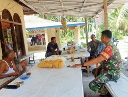 Babinsa Manfaatkan Warung Kopi Sebagai Sarana Komsos