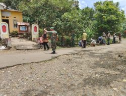Peringati HUT TNI Ke-79, Koramil Bontocani Bersama Forkopimcam Dan Warga Adakan Bersih – Bersih Lingkungan