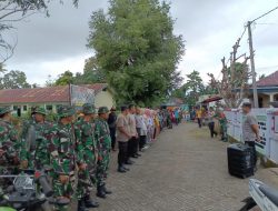 Babinsa Sibulue Peringati HUT TNI Ke 79 Bersama Masyarakat Dengan Menggelar Kerja Bakti Bersihkan Saluran Air