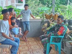 Babinsa Koramil 21 Palakka Laksanakan Komsos Bersama Warga Desa Siame