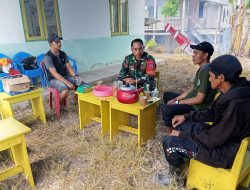 Selain Pantau Wilayah, Babinsa Mattiro Bulu Koramil 14/Libureng Laksanakan Komsos
