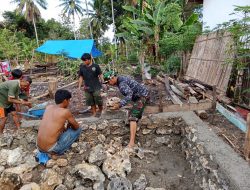 Koramil 04/Tellu Siattinge Bersama Warga Terus Bahu Membahu Lanjutkan Program Babinsa Masuk Dapur, Rehab Rumah Tidak Layak Huni   