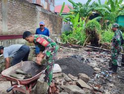 Program RTLH Bersama Baznas Bone, Anggota Koramil 18/Kajuara Angkut Material Dan Bangun Pondasi