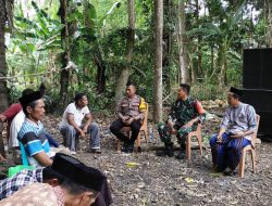 Memperkuat Kekompakan, Babinsa 06 Awangpone Komsos Dengan Warga Binaannya
