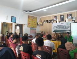 Babinsa Koramil Awangpone Hadiri Seminar Program Kerja Mahasiswa KKN IAIN Bone Di Kel. Maccope