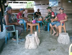 Ciptakan Keakraban, Babinsa Desa Telle Ramil 01/Ajangale Komsos Dengan Masyarakat 