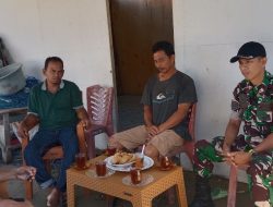 Rekatkan Tali Silaturahmi, Babinsa Kajuara Komsos Dengan Tokoh Masyarakat