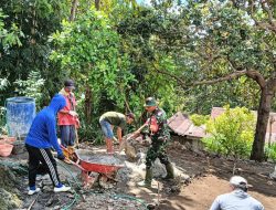 Babinsa Lagori Koramil 1407-08/Lamuru Laksanakan Karya Bakti Pembenahan Jalan Tani