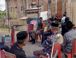 Ciptakan Kedekatan, Babinsa Koramil 01/Ajangale Komsos Dengan Warga Kel. Pompanua