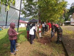 Babinsa Koramil 08/Lamuru Laksanakan Karya Bakti Pembersihan Lingkungan Dusun Botto, Desa Barakkae