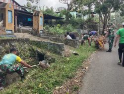 Menjaga Kebersihan Lingkungan, Babinsa Bontocani Ajak Warga Bersihkan Lingkungan