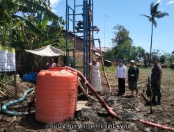 Tingkatkan Irigasi Pertanian, Babinsa Kodim 1425/Jeneponto Dampingi dan Bantu Pemasangan Mesin Sumur Bor