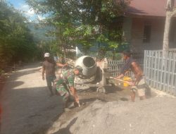 Sikap Kepedulian Babinsa Maros, Bantu  Binaan Mengecor Jalan PenWargaghubung Antar Dusun
