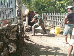 Bentuk Kepedulian, Babinsa Maros Jenguk Warga Binaan yang Sedang Sakit di Rumahnya