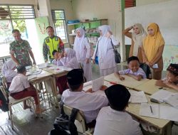 Gaungkan Pentingnya Kesehatan Anak Sejak Dini, Babinsa dan Puskesmas Tiro Sosialisasi Imunisasi BIAS di SDN Lhok Igeuh.