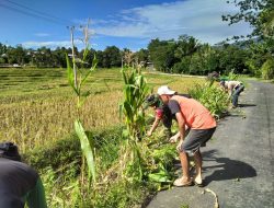 Antisipasi Banjir, Babinsa Koramil-02/Sinjai Barat Kodim 1424/Sinjai Gelar Karya Bakti Pembersihan Salur