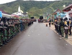 APEL GABUNGAN SELURUH JAJARAN TNI-POLRI YANG BERADA DI KAB.PANIAI MELAKSANAKAN APEL GABUNGAN DALAM RANGKA MENGANTISIPASI SITUASI KAMTIBMAS DI WILAYAH KABUPATEN PANIAI