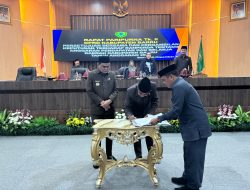 Dalam Rapat Paripurna TK II Bupati Barru Ucapkan Selamat Ke Paslon No 3 Sebagai Peraih Suara Terbanyak Versi Quit Count