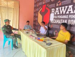 Komsos Babinsa Koramil 20/Bontocani Dengan Panwascam Bontocani Wujudkan Pilkada 2024 Damai