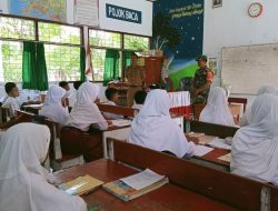 Babinsa Koramil 15/Mare Beri Wawasan Kepada Siswa SD Negeri 235 Di Desa Cege