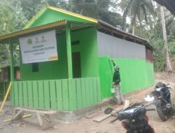 Babinsa Koramil Dua Boccoe Lanjutkan Pembangunan Bedah Rumah Tidak Layak Huni (RTLH) Di Desa Pakkasalo