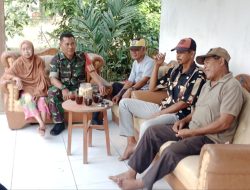 Demi Keakraban, Babinsa Koramil 11/Barebbo Jalin Komunikasi Dengan Warga Desa Binaan