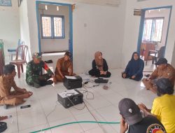 Komsos Babinsa Ramil 16/Tonra Dengan Perangkat Desa Bahas Keamanan Dan Ketertiban Masyarakat Di Wilayah Binaan