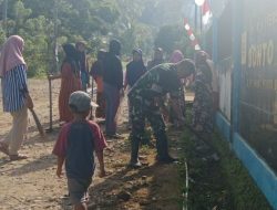 Babinsa Koramil 20/Bontocani Bersama Masyarakat Gotong Royong Bersihkan Selokan Di Desa Bontojai