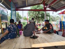 Demi Menjalin Hubungan Baik, Babinsa Koramil 12 – Cina Laksanakan Komsos Dengan Warga Binaan